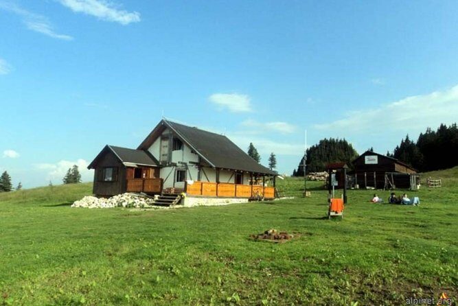 1 day CARPATHIAN PEAKS & CHALETS hike - Lunch up on the mountain: bring your food, but plan for the chalet option