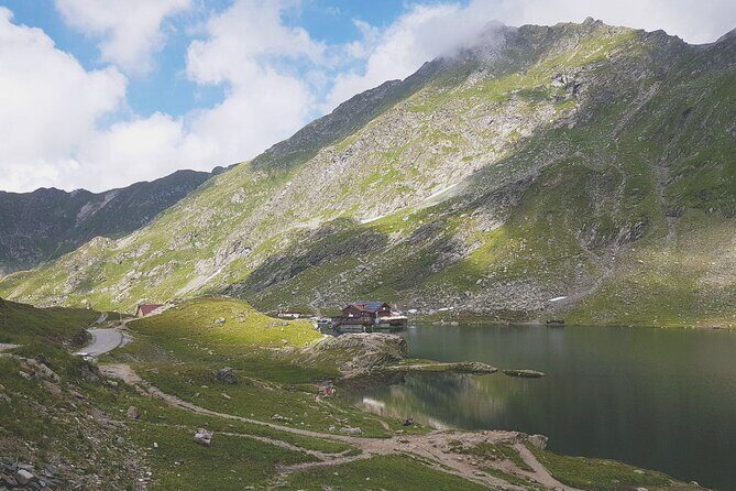 10-Day Private Tour of Romania with Pick Up - Courtyard Churches and the cliff fort: Argeș and Poienari’s Vlad story