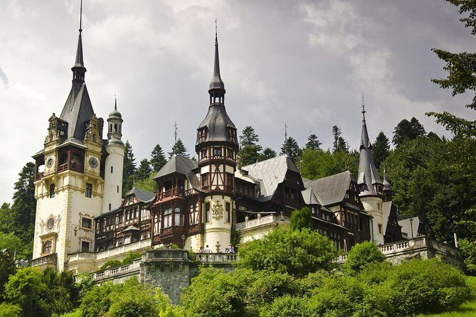 2-Day Small-Group Tour to Dracula's Castle, Rasnov Fortress, Peles Castle, Sighisoara and Libearty Brown Bear Sanctuary with Overnight in Brasov - Two Days of Dracula Vibes, Fortresses, and Town Walks