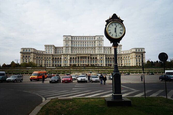 3-Days in Bucharest: Smart Audio Guide with Travel Instructions - Day 2: Big Museums, Uranus, and Thermal Water at Therme București