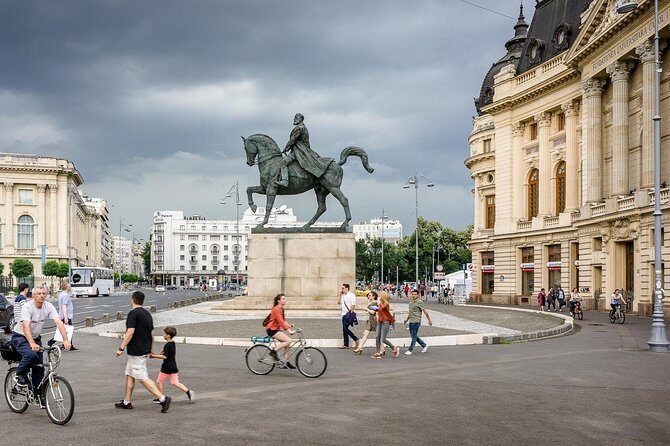 4h Bucharest Panoramic Private Tour by Car with Photo Stops - How the private car + walking mix helps (and when it doesn’t)