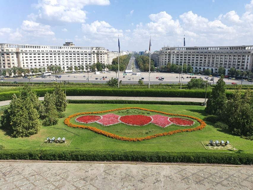 6h Communism Tour in Bucharest with Ceausescu Mansion - Dimitrie Gusti National Village Museum: everyday Romania beside the monuments