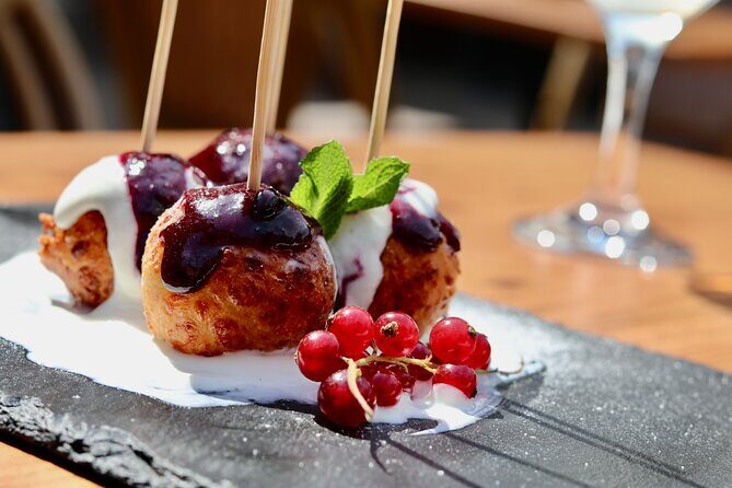 Bite your way through Timisoara - Timisoara's Street Food Tour - Farmers market stop and the big payoff: mici with beer