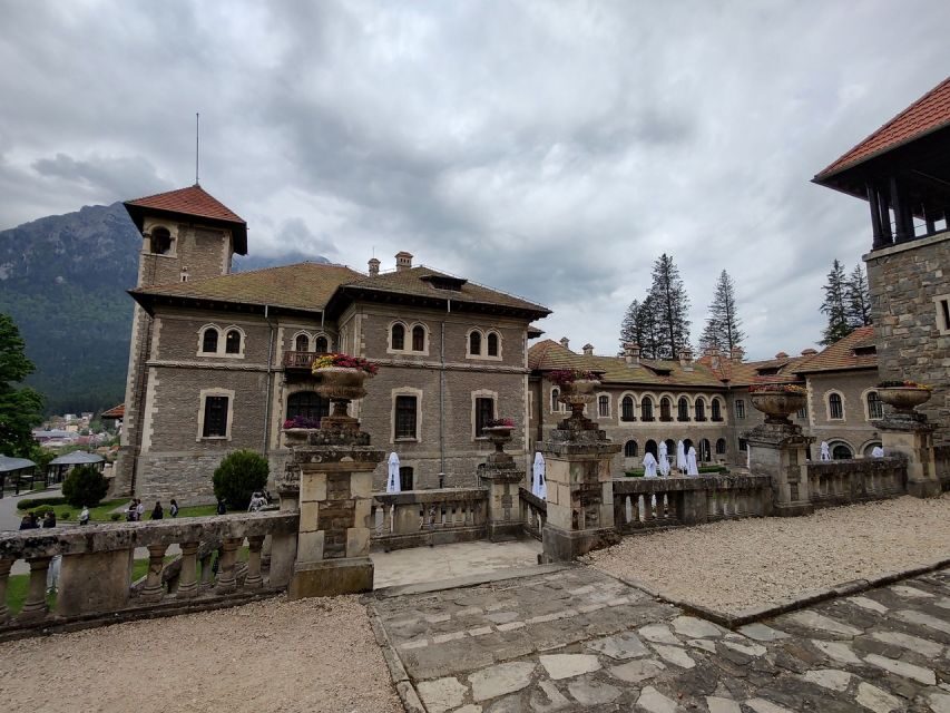 Brasov: Bran, Peles and Cantacuzino Castles Day Tour - Bran village lunch: a break that feels local