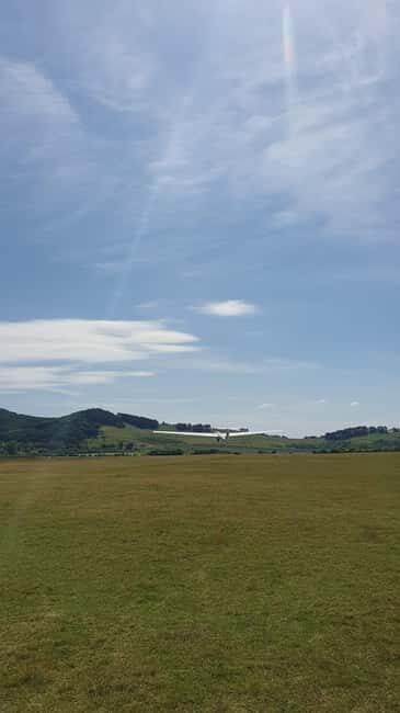 Brasov: Glider Flight Experience at Sanpetru Airfield - Sanpetru Airfield: Why This Spot Works for a 6-Minute Flight