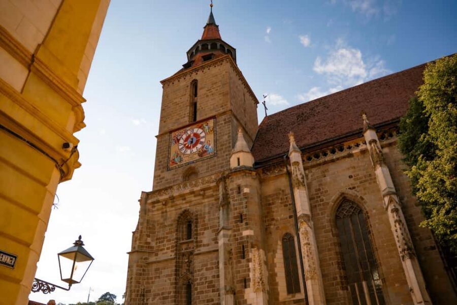 Brasov: Photo Walking Tour with Professional Photos - Ecaterina’s Gate and Old Town Photo Timing