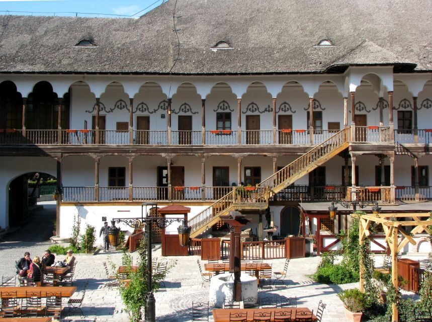 Bucharest: 2-Hour City Highlights Bike Tour - Where it starts: Old City center and a quick sense of direction