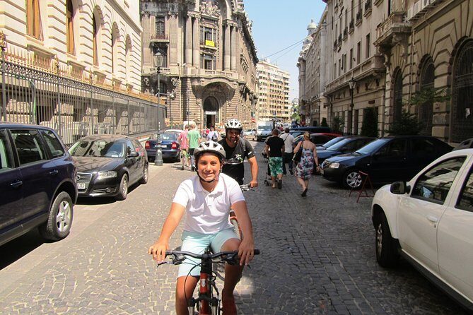 Bucharest by bike - Meeting at Hard Rock Cafe București and getting rolling at 10:30