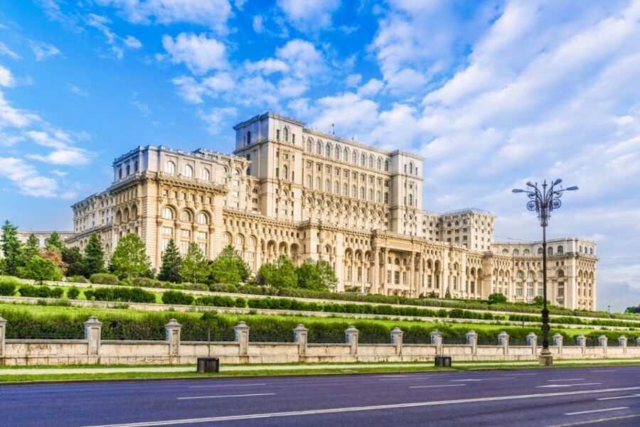 Bucharest City Tour and Wine Tasting - The 1.5-Hour City Loop: Victoriei Avenue, Victoriei Square, and the Palace of Parliament