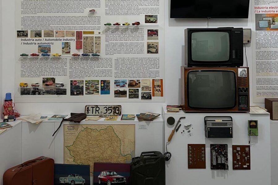 Bucharest: Dinner+Tour at Museum of Communism after closing - After Closing: Try Clothes, Cassette Music, and Secret Drawers