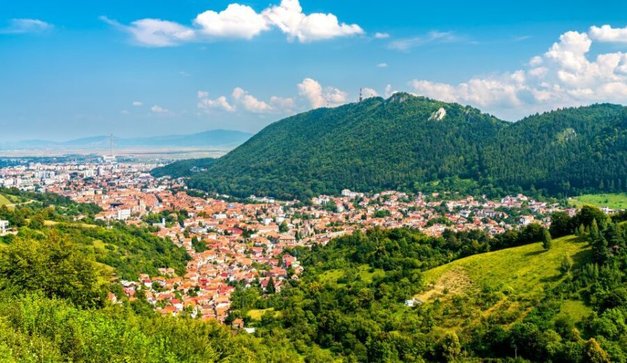 Bucharest: Dracula Castle, Peles Castle & Brasov Guided Tour - Brașov Walking Tour: Council Square and the Black Church as Your Reality Check