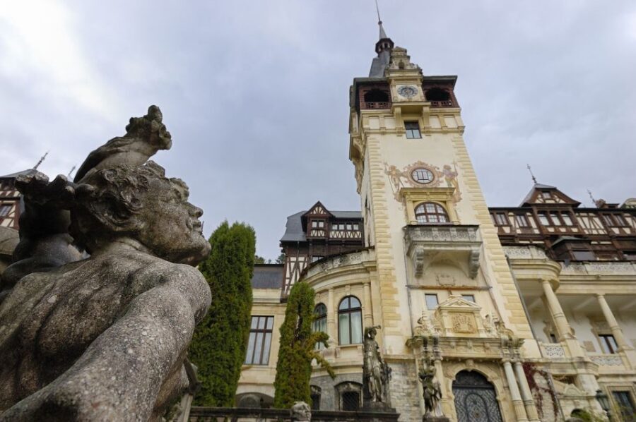 Bucharest: Dracula Castle, Peles Castle & Brasov Old Town - Key things to know before you go