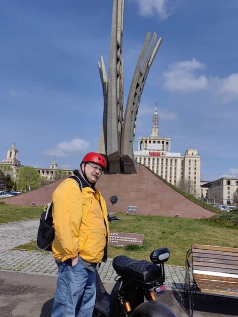 Bucharest electric city tour by Smart Balance #green - Bucharest Fountains: The Photo Stop That Sets the Pace