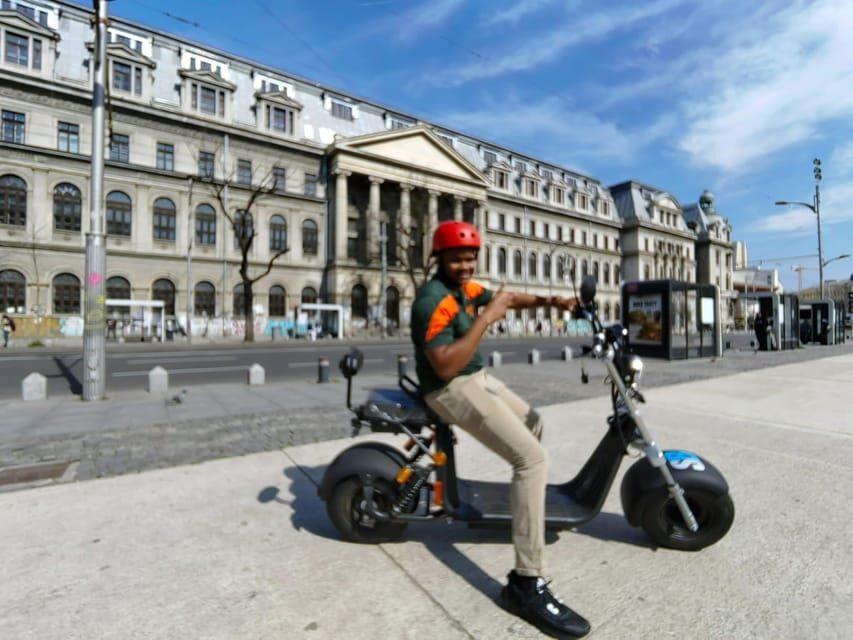 Bucharest electric city tour by Smart Balance #green - University Square and the Victoria Palace Stretch