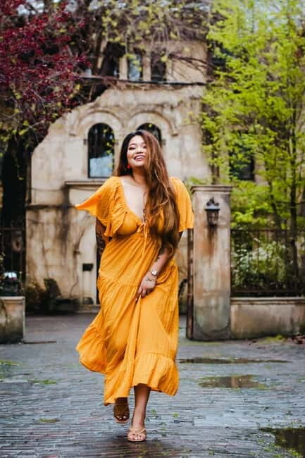 Bucharest: Essential Photo Session in the Charming Streets - What you’ll receive after: the gallery, then your final edits