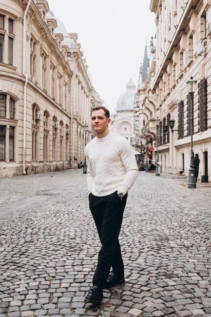 Bucharest: Essential Photo Session in the Charming Streets - Timing tip: choose evening light for warmer tones