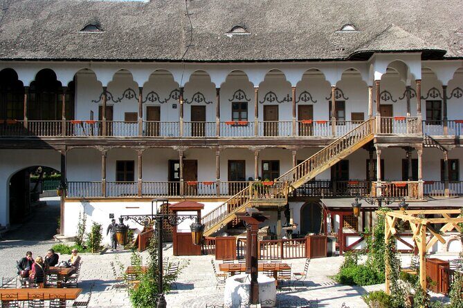 Bucharest Highlights Walking Tour - Starting at Piaţa Sfântul Anton: The Easy Way In
