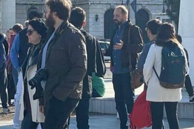 Bucharest in a nutshell - half day private walking tour - Meeting at Hanul lui Manuc: an easy, central start