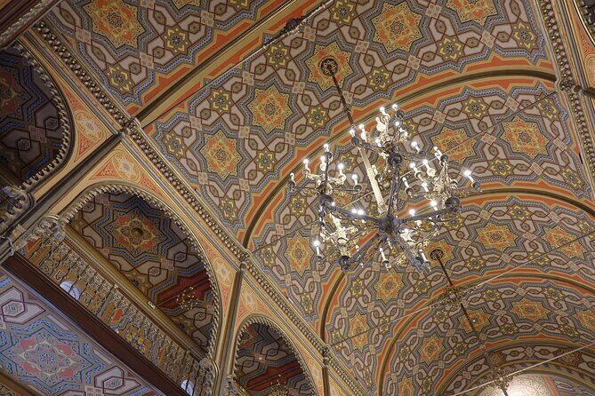 Bucharest Jewish Heritage Private Walking Tour - Alina and the extra storytellers: the human value that makes this tour feel different