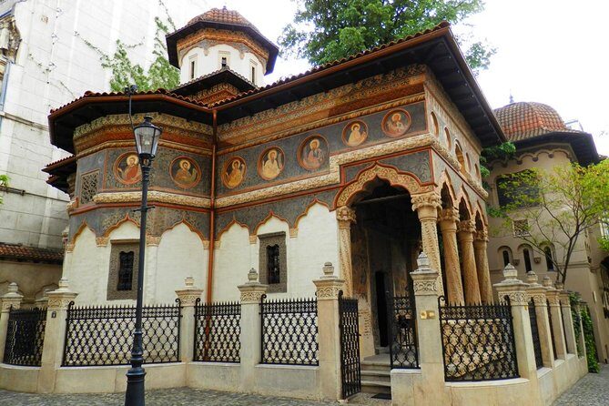 Bucharest Layover Tour (6 - Hour Private City Tour Between Flights) - Driving Bucharest by the big boulevards (and what to watch for)