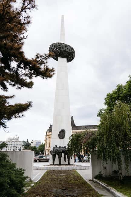 Bucharest: Local Food and History Tour - Old Town street food: the tasting gets real