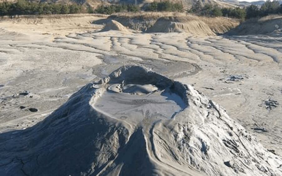 Bucharest: Muddy Volcanoes Slanic Salt Mine - Private Tour - Bucharest to Prahova: a long day that stays comfortable