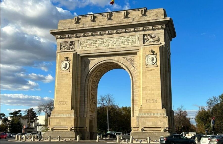 Bucharest Panoramic City Tour & Street Food - Pickup at 10:00 and the small start that sets the tone