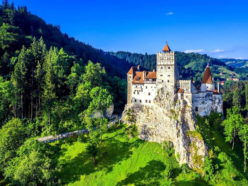 Bucharest: Peles Castle, Bran Castle, and Brasov Day Trip - The Coach to Brasov: How the Timing Sets Your Pace