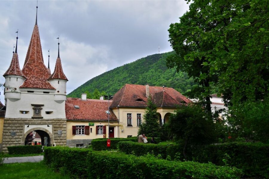 Bucharest: Peles Castle, Dracula's Castle and Brasov Tour - Peles Castle in Sinaia: The Most Beautiful Stop on the Route