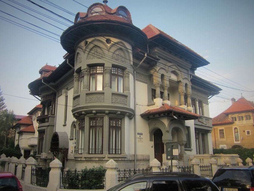 Bucharest: Private Three Neighborhoods Tour by Vintage Car - Key things I’d circle on your map