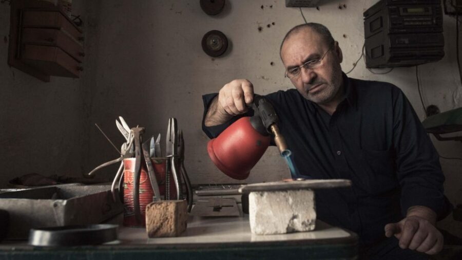 Bucharest: Real Roma Community - Crafting Workshop - Why the conversation matters: learning the Roma reality through people