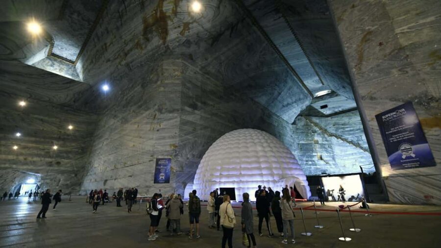 Bucharest: Slanic Salt Mine & Dracula's Grave - Private Tour - How the day runs: Bucharest pickup, Slănic first, Snagov after