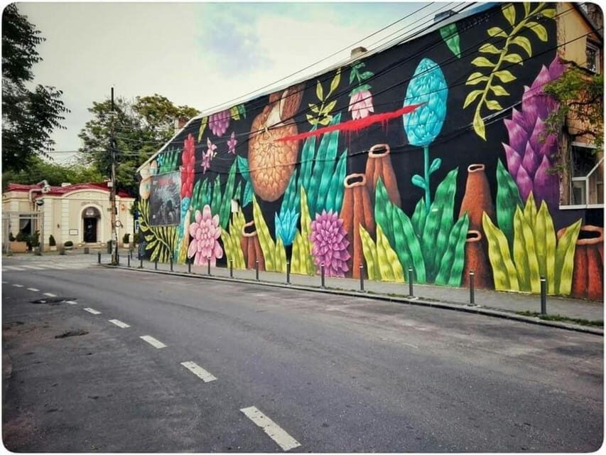 Bucharest : Street Art Walking Tour With A Guide - Fabrica Club: the photo stop that sets the tone