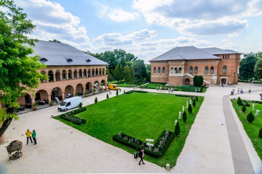 Bucharest & Surroundings: Half Day Tour - Mogosoaia Palace: Restoration and the Cost of Taste
