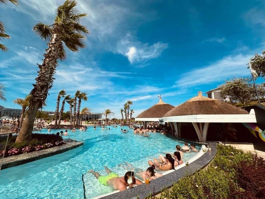 Bucuresti: Bucuresti Therme Transfer and Full-Day Access - Small group dynamics: why 8 people feels better