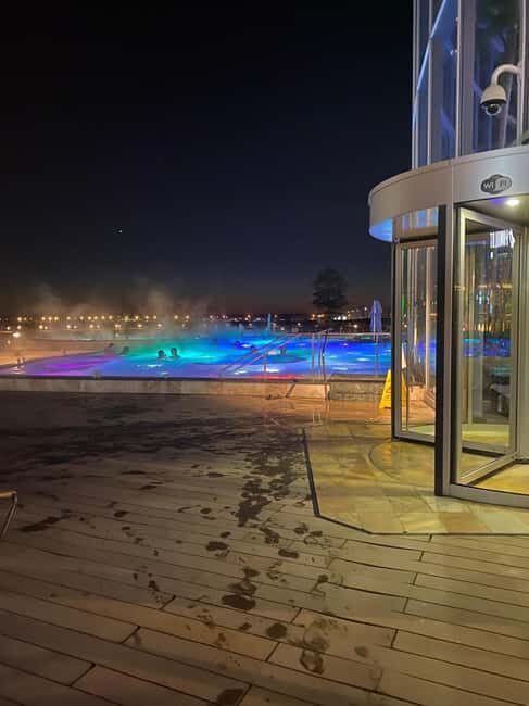 Bucuresti: Bucuresti Therme Transfer and Full-Day Access - Galaxy area: slides and aqua-park fun without overthinking it