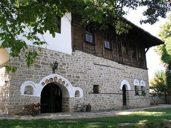 Bulgaria Day Trip - Private Tour from Bucharest - Veliko Tarnavo & Arbanasi - Quick hits: what makes this trip worth your time