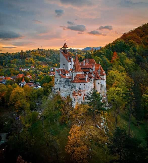 Cave Valley, Râșnov Fortress, Bran Castle & Bear Sanctuary - Râșnov Fortress: legends of the Teutonic Knights and peasant survival