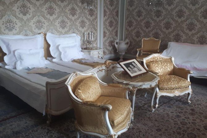 Ceausescu Villa - fast track tickets and guide - The stories that create both sadness and reflection