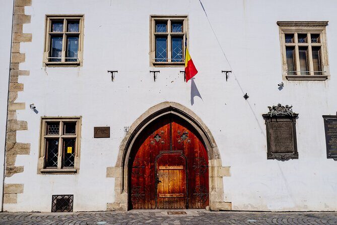 Cluj-Napoca: 2.5-Hour Guided Walking Tour - Pacing and breaks: how the tour feels in real life