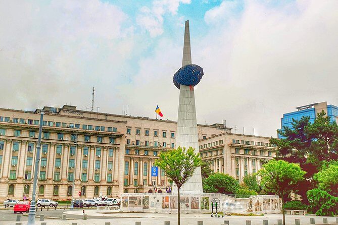 Communism Investigation Private Tour - Stop 2: Tomb of the Unknown Soldier—socialist heroes, not silence