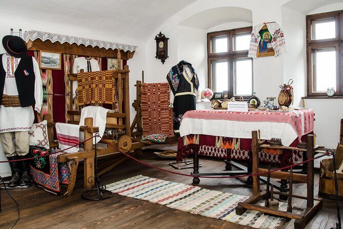 Day Trip Bear Sanctuary, Bran Castle, Rasnov Fortress from Brasov - Stop 3: Râșnov Citadel Garden and Panoramic Views (Free Access During Restoration)