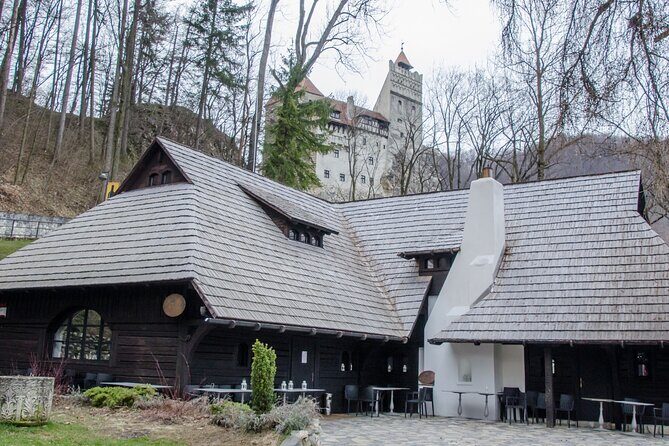 Day Trip Bear Sanctuary, Bran Castle, Rasnov Fortress from Brasov - Stop 2: Bran Castle and the Dracula Name Game (Plus Time and Tickets)