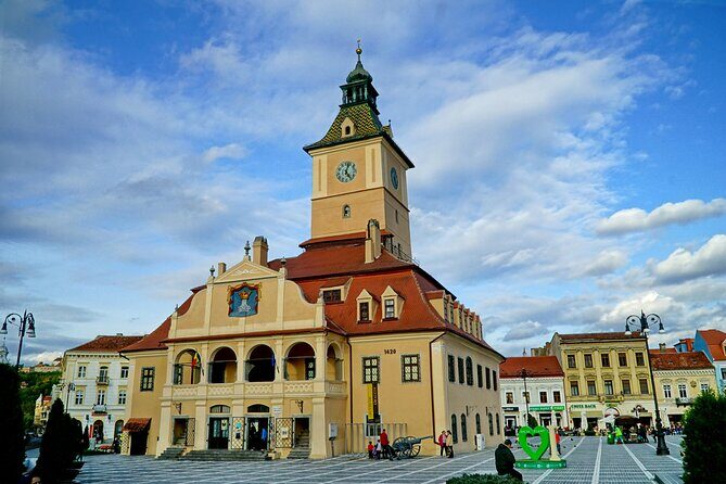 Discover Transylvania - 3 days. Small group Tour (up to 7 people) - Day 1: Bucharest Panoramas, Prahova Valley Views, and Peleș Castle