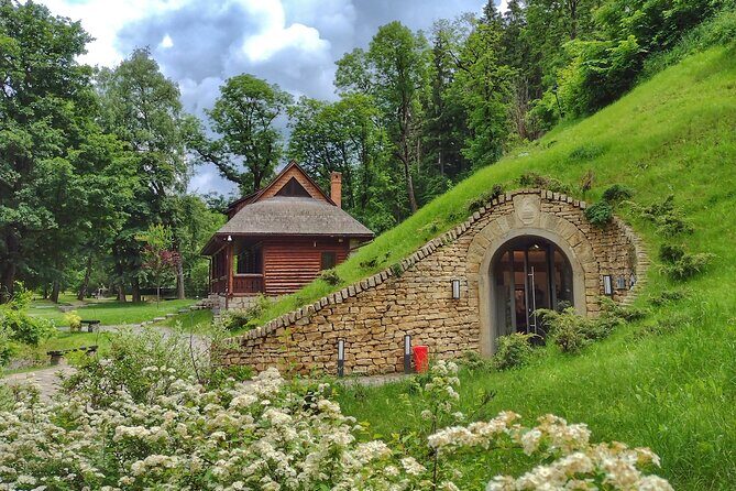 Discover Transylvania: Dracula, Peles Castle, Brasov Private Tour - Brasov Historical Center: Medieval Streets and German-Colonist Roots