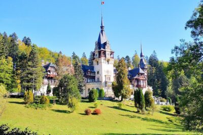 Dracula Private Tour - Sinaia’s Monastery Stop: A Quick, Peaceful Reset