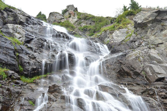 Exclusive Tour on Transfagarasan, Balea Lake, Balea and Capra Waterfalls - Le Lac Bâlea: Walk the Shore and Chase a Strong Viewpoint