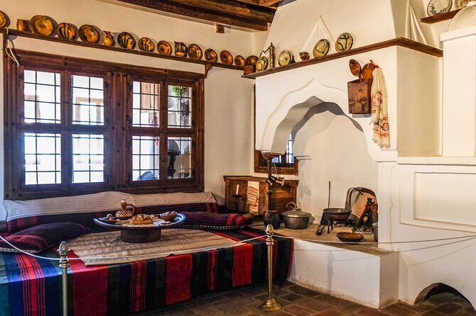 Explore Northern Bulgaria Day Trip from Bucharest - Tsarevets in Veliko Tarnovo: power, legends, and hilltop views