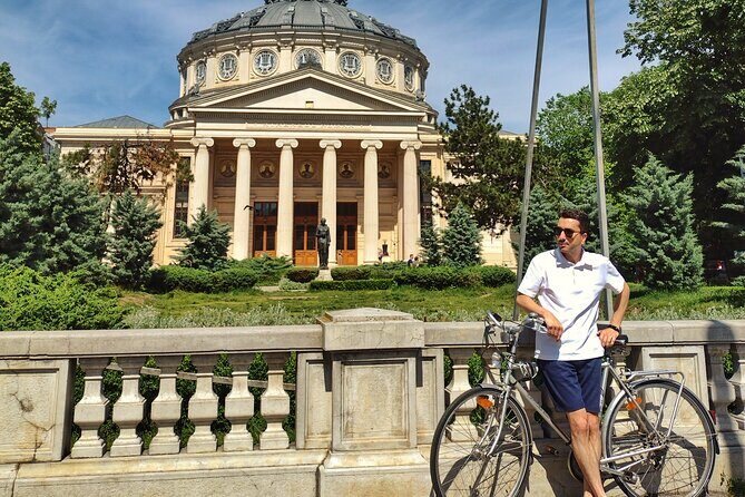 Footprints of Bucharest: History, Communism & Urban Tales - Piata Revolutiei: the 1989 speeches come to life with pictures and video