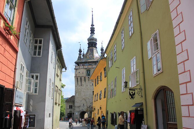 Fortified Church of Viscri and Sighisoara in Spanish (native Spanish guide). - Key highlights at a glance